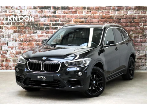 BMW X1 sDrive20i High Executive Sport Line Automaat / Head-up Display / Achteruitrijcamera / HiFi / 