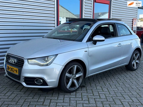 Audi A1 1.6 TDI S edition Panoramadak Leder