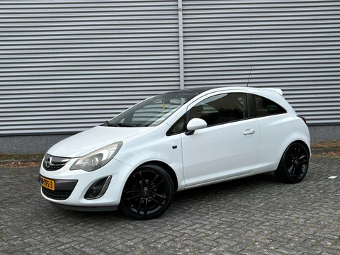 Opel Corsa 1.4 Color Edit. NAVI Cruise Xenon OrgNL