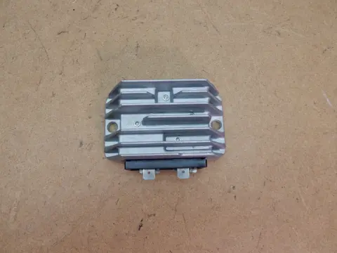 SPANNINGSREGELAAR Moto Guzzi California 3 1986 - 1994