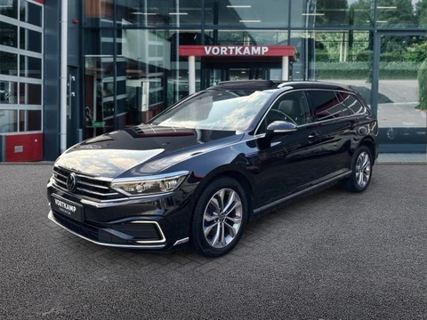 VOLKSWAGEN PASSAT VARIANT 1.4 TSI GTE PANO-DAK/ZWENK.TREKHAAK/CAMERA/H+K/ACC/STOEL+STUURVERW