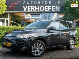 Mitsubishi Outlander 2.0 PHEV Instyle | PANORAMADAK | PARKEERCAMERA | LEDER | TREKHAAK | NAVIGATIE |
