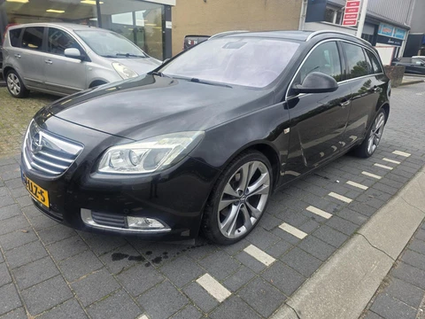 Opel Insignia Sports Tourer 2.0 CDTI Cosmo automaat, sportvelgen, navigatie, leren bekleding, enz