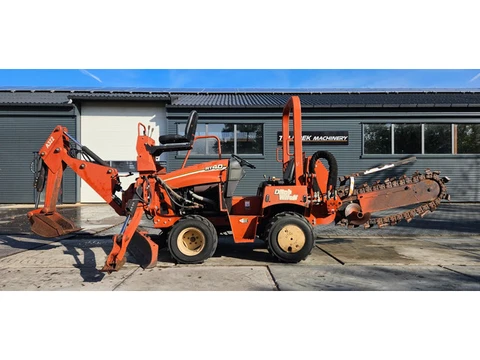 Ditch Witch RT 40 sleuven graafmachine (bj 2004)