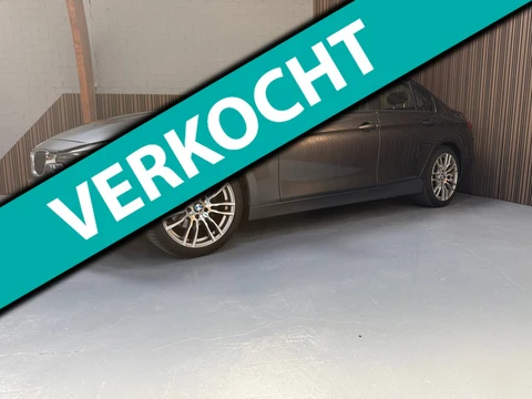 BMW 3-serie 318d High Executive. Leer, navi, cruise, afneembare trekhaak