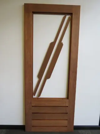 Nieuwe hardhouten balkondeuren