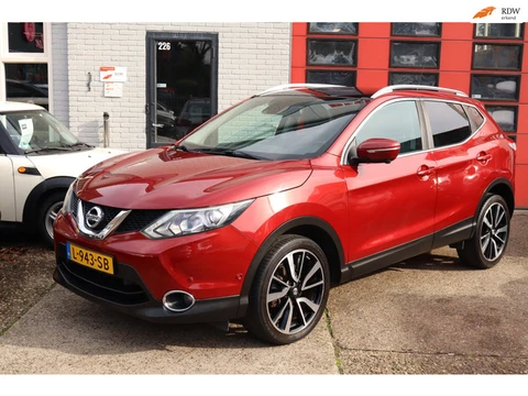 Nissan Qashqai 1.2 Premier Edition, LEDER, NAVI, PANO ,360 CAM
