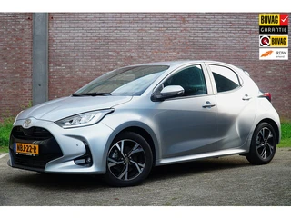 Toyota Yaris 1.5 Hybrid 115 Business Plus, Stoel en stuurverwarming, Carplay, LM Velgen.