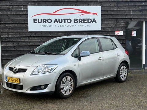 Toyota Auris 1.4-16V Sol