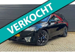 BMW IX M60 112 kWh | Pano/Sky Lounge | Kristal | Expressive Sound | 22" | Trekhaak | Soft-close | Pr