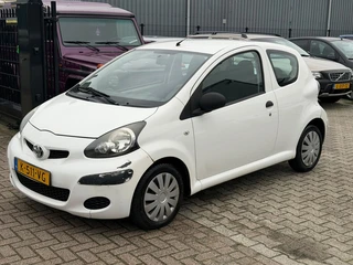 Toyota Aygo 1.0-12V Aspiration Green 2011 APK 11-2027