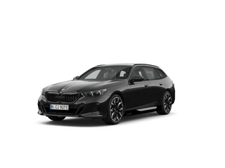 BMW 5 Serie Touring 530e I M Sportpakket Pro I 21 Inch Individual Aerodynamic I Stuurwiel verwarmd I