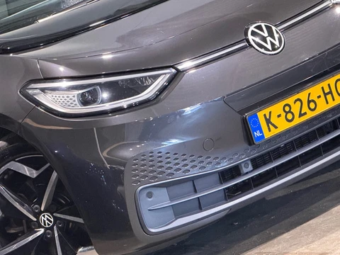 Volkswagen ID.3 First Plus 58 kWh - Mangan Grey - Carplay/Camera/Adaptive