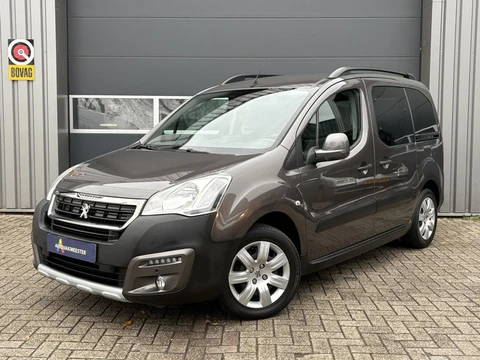 Peugeot Partner Tepee 1.2 PureTech Active | Navi | Camera | Carplay | Trekhaak | PDC | Cruise & Clim