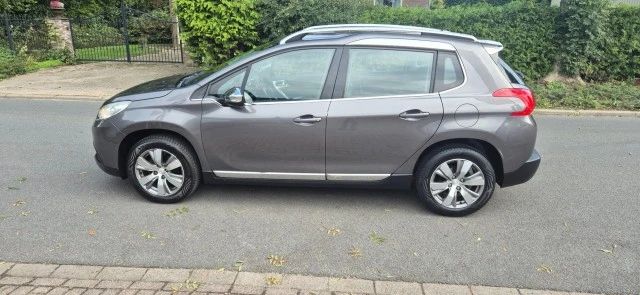 PEUGEOT 2008 1.2 VTi Allure/Trekhaak/cruise control/climate/Lichtmetaal/NAP