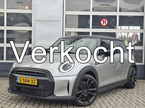 MINI 3-deurs 1.5 Cooper John Cooper Works | Navigatie | LMV 18" | Voorstoelen Verwarmd | Cruise Cont