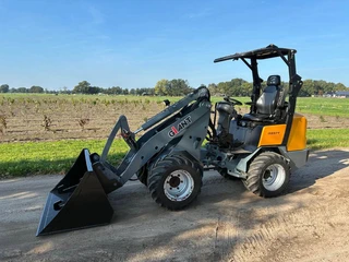Giant 337 shovel Loader (bj 2019)