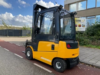Jungheinrich EFG425 2500KG 6.00METER HEFTRUCK (bj 2010)