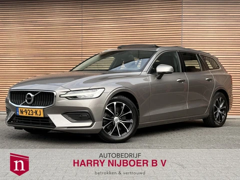 Volvo V60 2.0 B3 Core Panodak / Trekhaak / Camera / Harmen/Kardon / All Season