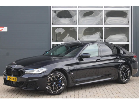 BMW 5-serie 545e xDrive M-Sport | Pano | 360 | Laser | HK | ACC | Ventilatie | Soft close