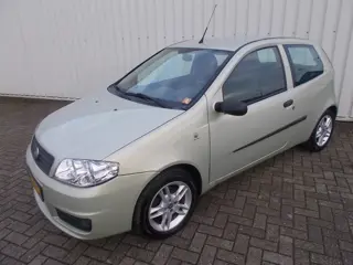 Fiat Punto 1.2-16V SportSound ( APK KEURING BIJ AFLEVERING! )