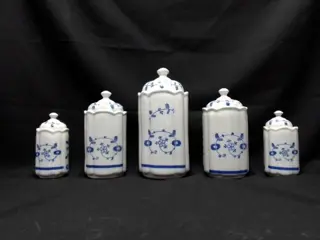 5 porcelein potten,3 maten,wit met blauw bloemmotief,zgan