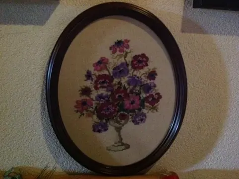 Schilderij , geborduurd - afm: 40 x32