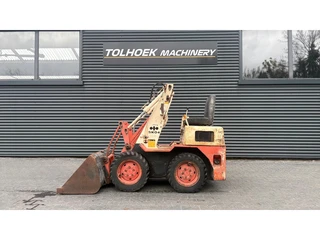 Komatsu SK04 mini loader