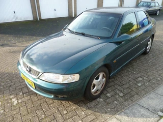 Opel Vectra 1.6-16V Business Edition