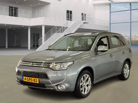 Mitsubishi Outlander 2.0 PHEV instyle/ HYBRID/ AUTOMAAT/ DAK