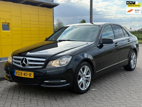 Mercedes C-klasse 180 Avantgarde Bj 2013 Navi Pdc Leer TIK in de motor