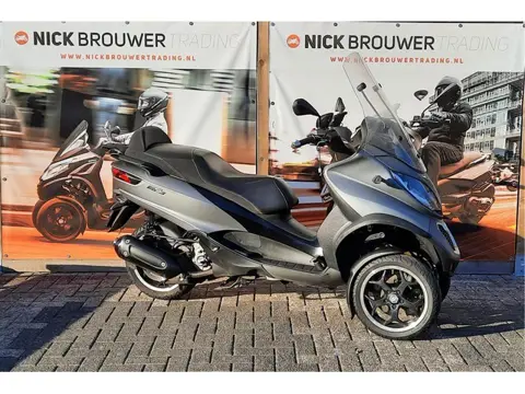 Piaggio MP3 300 LT Sport ABS / €3250 > zie omschrijving