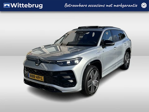 Volkswagen Tayron 1.5 eHybrid R-Line Edition / FABRIEKSGARANTIE TM 11-2030/ 272 PK/ TREKHAAK/ PANO/ 