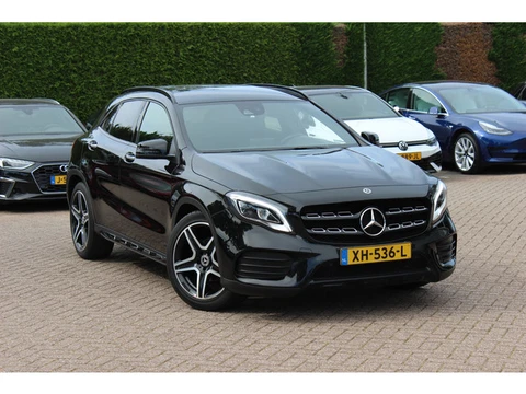 Mercedes-Benz GLA 180 Business Solution AMG Night Upgrade / Camera / Apple CarPlay / 19'' / Half led