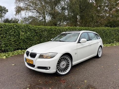 BMW 3-serie Touring 330d Xdrive | Panoramadak | Leer | Navi