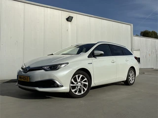 Toyota Auris Touring Sports 1.8 Hybrid Executive Go Automaat | Navigatie | Cruise | Stoelverwarming 