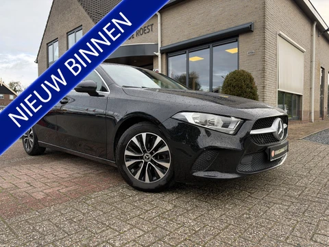 Mercedes-Benz A-Klasse 180 Automaat Business Solution Trekhaak / Carplay / Camera