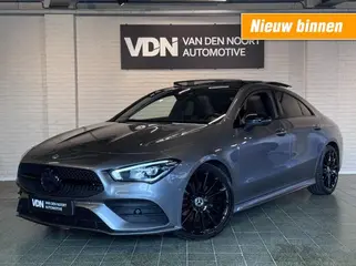 MERCEDES-BENZ CLA-KLASSE 180 AMG Night Pano Camera Sfeerv Stoelv 19''