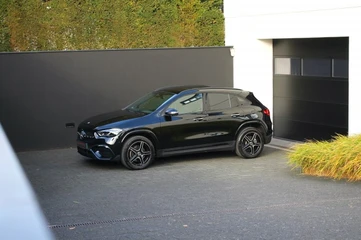 MERCEDES-BENZ GLA-KLASSE GLA250e, AMG-Line, Navi, 360 camera, Pano, Sfeerverl, ACC