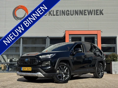 Toyota RAV4 2.5 Hybrid AWD Black Edition / Allseason Banden / Trekhaak 1650kg Trekgewicht / SCM Alar
