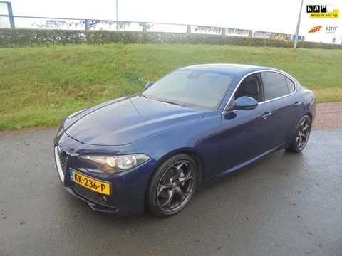 Alfa Romeo Giulia Alfa Giulia 2.2 Diesel Business airco ecc navigatie pdc camera Export Prijs