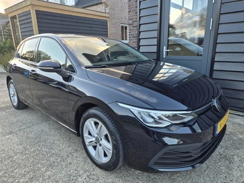 Volkswagen Golf 1.0 eTSI Life *Carplay, Camera, Automaat*