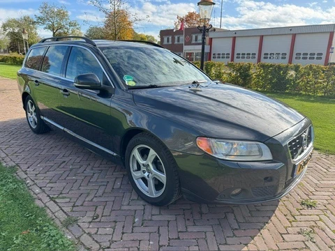 VOLVO V70 D2 Automaat