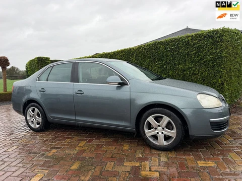 Volkswagen Jetta 2.0 FSI Comfortline Airco & Trekhaak & Nieuwe APK !