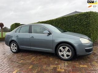 Volkswagen Jetta 2.0 FSI Comfortline Airco & Trekhaak & Nieuwe APK !