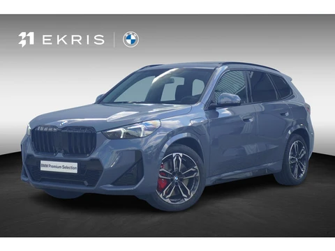 BMW X1 xDrive25e M Sportpakket Pro | Trekhaak | Schuif-kanteldak | Head-up display | Harman Kardon |