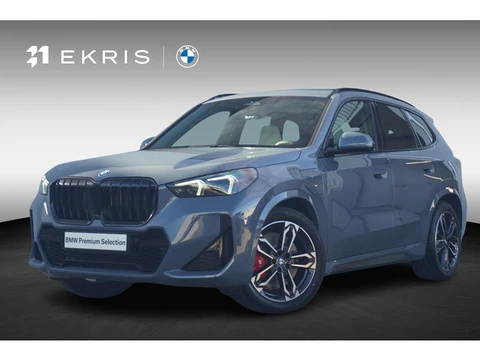 BMW X1 xDrive25e M Sportpakket Pro | Trekhaak | Schuif-kanteldak | Head-up | Harman Kardon | Elektri