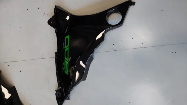 RECHTER ZIJKUIP Kawasaki Z 800 2013 - 2014