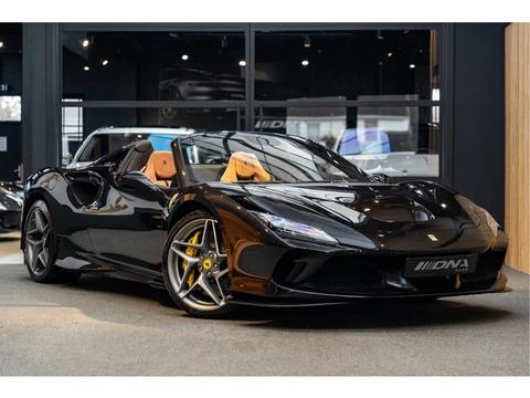 Ferrari F8 Spider Carbon Seats Cuio Alcantara Lift Camera JBL 3.9 V8 HELE