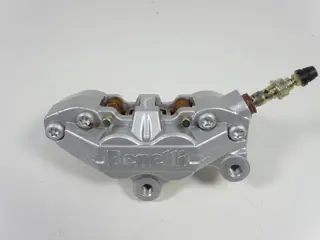 REMKLAUW RECHTS VOOR Benelli 302 R 2020 - 2022